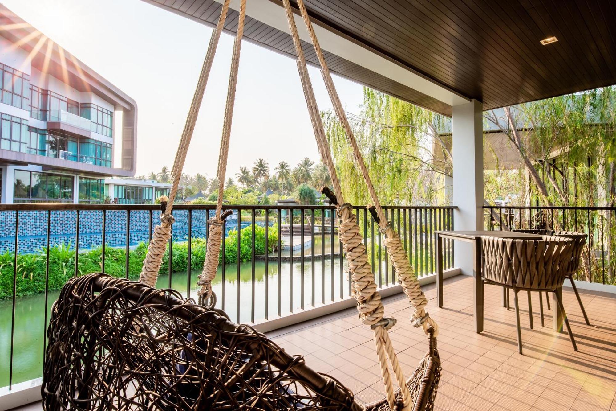 Na Tree Tara Riverside Resort Amphawa Damnoensaduak Room photo