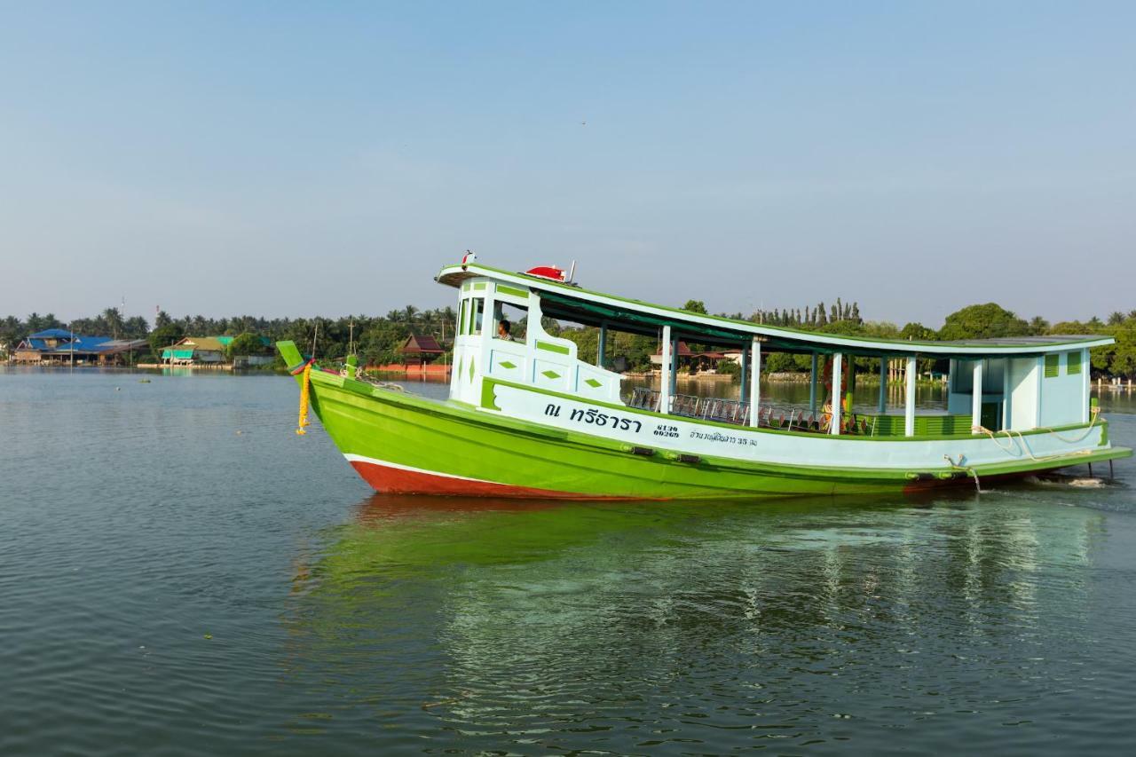 Na Tree Tara Riverside Resort Amphawa Damnoensaduak Exterior photo